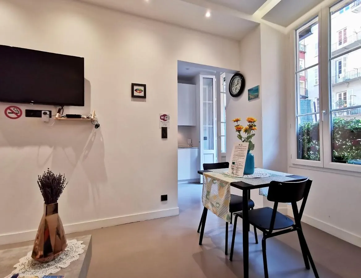 Le Petit Balcon By Booking Guys Nice Lägenhet